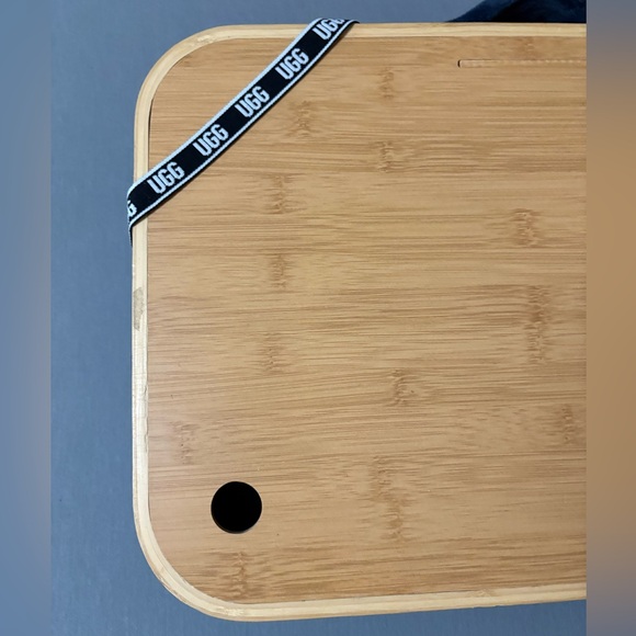 UGG Polar Lap Desk - Picture 3 of 7